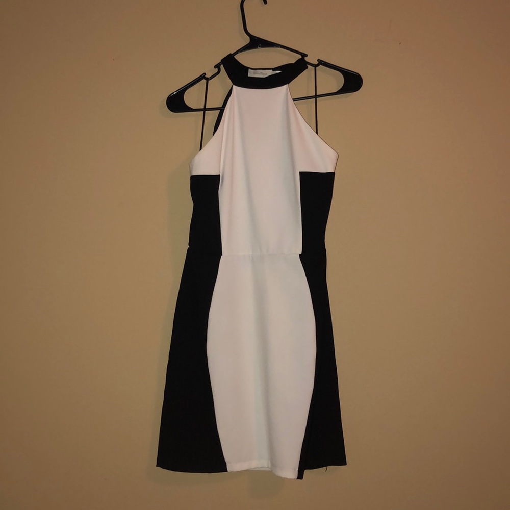 Backless halter bodycon dress